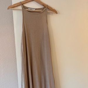 Sand color dress from Stradivarius brand. S